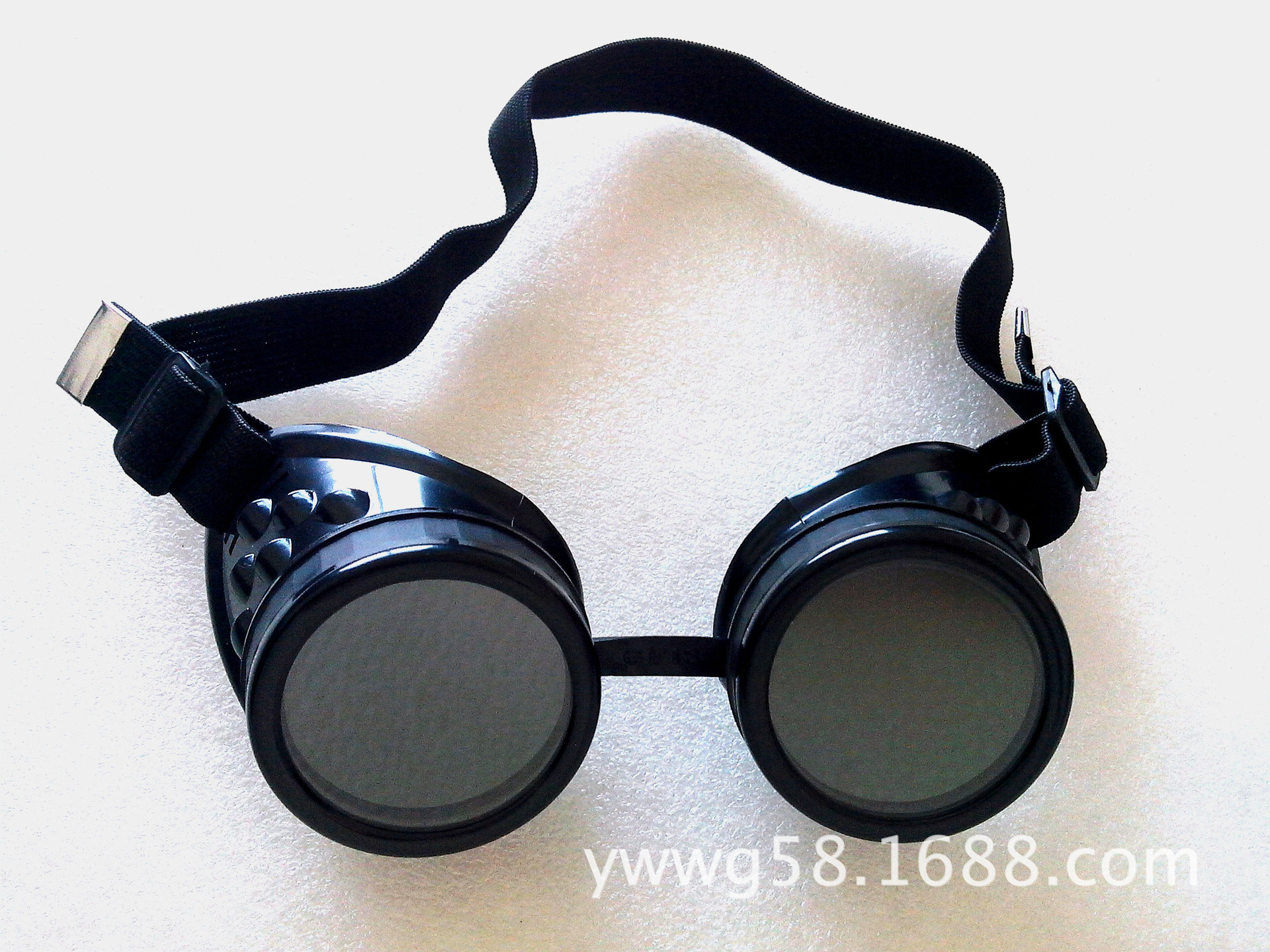 鱼鳞造型防护眼镜