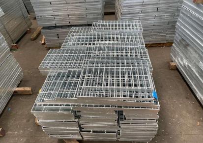 钢梯踏步板格栅板生产厂报价 热镀锌重型钢格板 镀锌漏水板