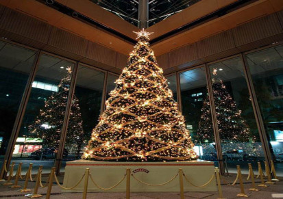 圣诞节商场店面场景布置大型圣诞树圣诞球 圣诞树花环场景定制