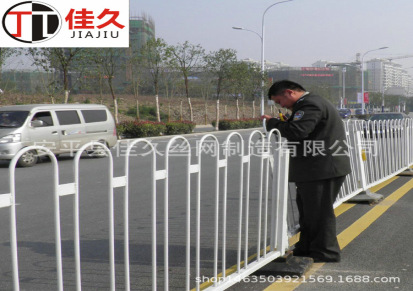 道路护栏隔离栏公路马路隔离护栏市政交通护栏工程隔离栏京式护栏