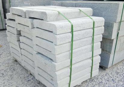昆明路沿石厂家 可定制生产各尺寸 透水砖生产厂家 防腐蚀强抗压可定制 现货供应