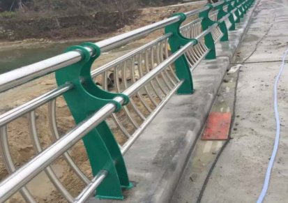 汉中304不锈钢复合管护栏大量生产 飞龙金属桥梁栏杆