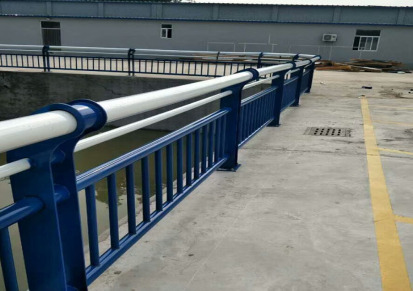 湛江201不锈钢复合管护栏实体厂家 飞龙金属大型桥梁防撞立柱