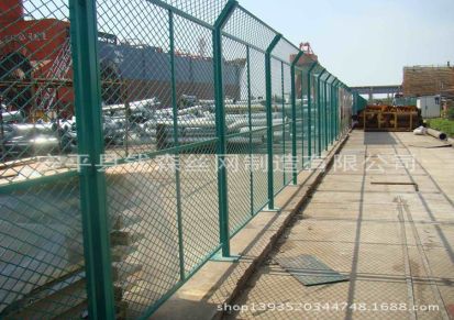 西藏护栏网拉萨那曲日喀则阿里地区公路护栏网林芝护栏网波密围栏