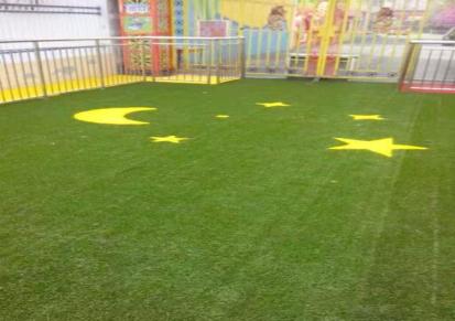 幼儿园室外草坪 众兴塑料草坪批发 石嘴山幼儿园人造草坪操场