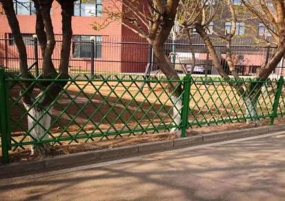 仿竹篱笆 于沙丝网定制仿竹护栏 花园仿竹栏杆