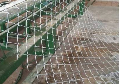 护栏网铁丝网热镀锌勾花网果园菱形围栏