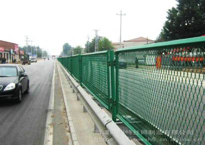 新疆欧利特波形护栏网公路防撞板可定制