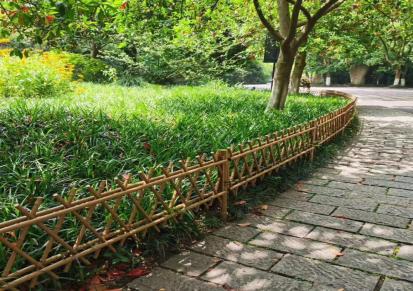 仿竹篱笆定制 于沙丝网 仿竹护栏 新型仿真竹护栏 篱笆仿竹围栏