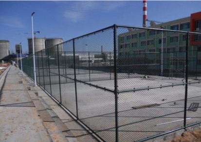 万起厂家生产 篮球场围栏网 体育场围栏网 体育球场围栏网
