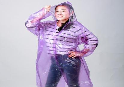加厚四合扣雨衣 户外旅行一次性雨衣 大包装PE成人骑车雨衣 爱上雨天
