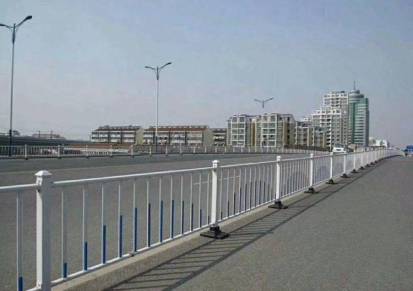 人行道隔离栅洛阳洛宁公路交通护栏九星市政隔离护栏