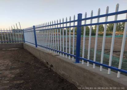 河北工厂围墙锌钢护栏杆安装锌钢护栏施工队小区护栏栅栏包安装