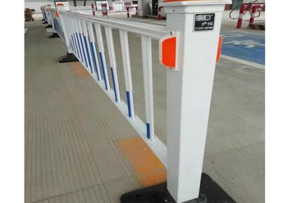 鑫栏制品道路护栏设备 隔离护栏公路用 新乡交通护栏按需定制