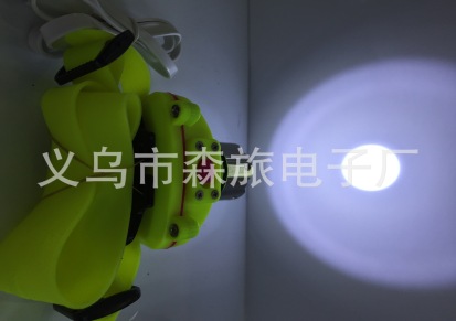 新款多功能强光潜水灯 LED强光骑行头灯 USB移动三星口充电探照灯