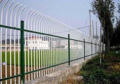 蓝白草坪锌钢护栏 组装式铁艺护栏 冠耀丝网 质优价廉