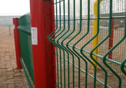 贝纳丰 三角折弯护栏现货-桃形柱护栏 -铁丝网- 厂家直销 质量保证