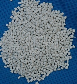 厂家新优惠产品供应：PP浅灰色再生塑料颗粒00490+6