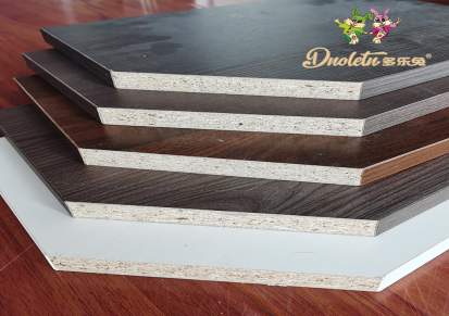 全屋定制多层实木颗粒板 多乐兔环保颗粒板 实木颗粒板生产厂家