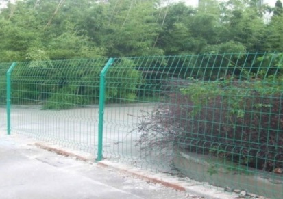 供应铁丝框架护栏网 双边丝高速公路隔离护栏网 养殖圈地绿化护栏