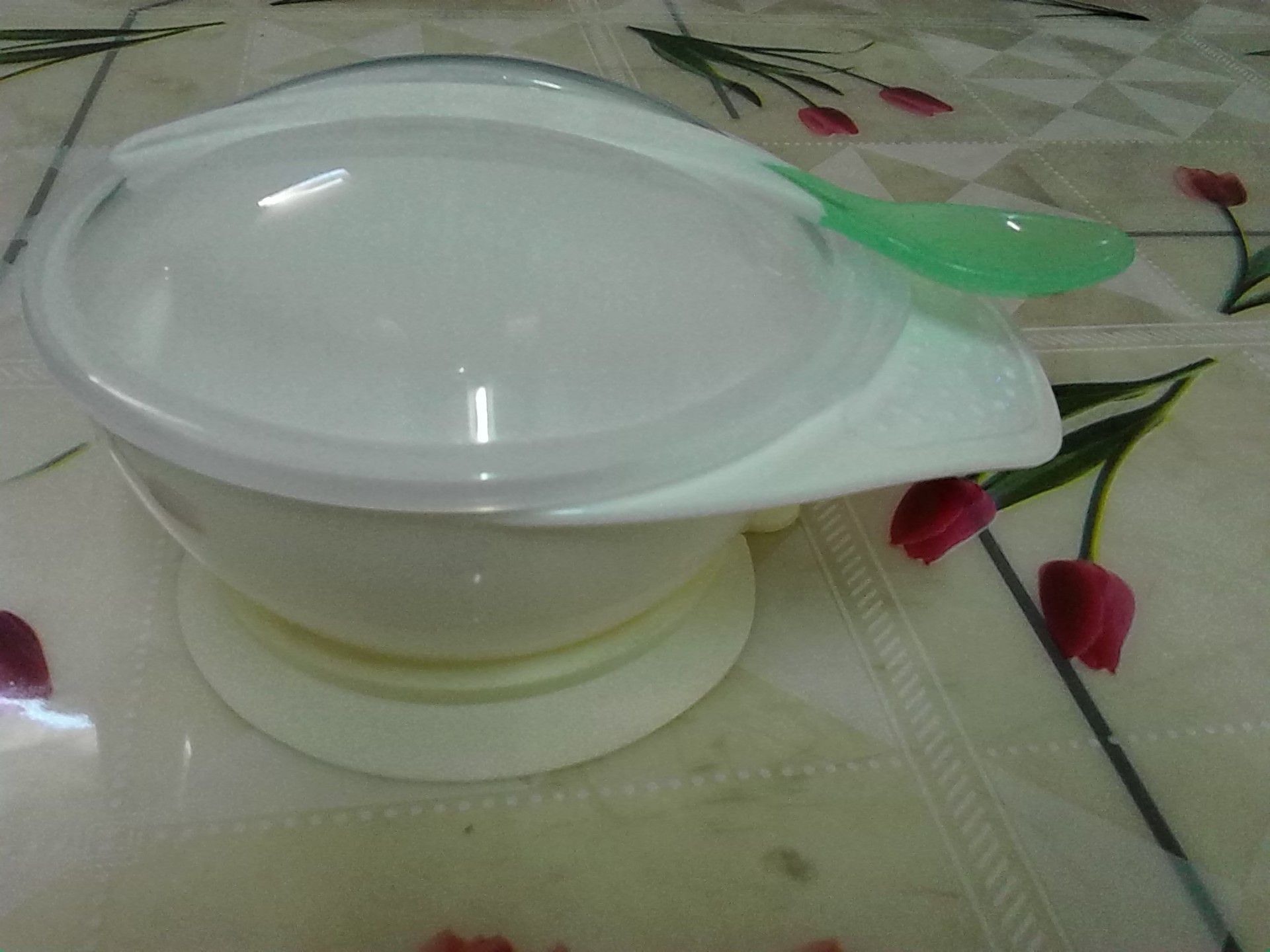 乳白色吸盘碗带感温勺