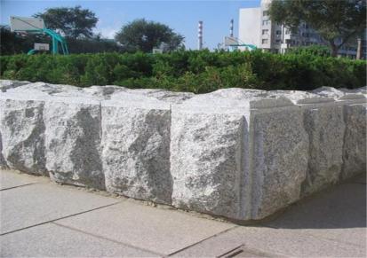 黄锈石蘑菇石定制 齐发石材 耐腐蚀环境花坛石硬度