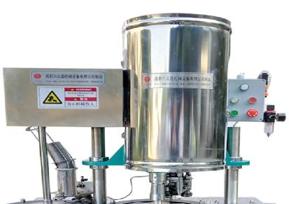 四川厂家供应食用油灌装机 兴众鑫机械设备 瓶装灌装机