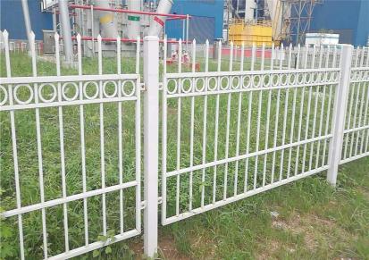 学校外墙锌钢围栏规格定制 万千围墙隔离栅 家用围栏网灵活性好