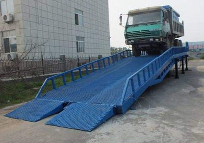 创杰机械厂家供应甘肃移动式登车桥 集装箱装卸平台 装卸平台