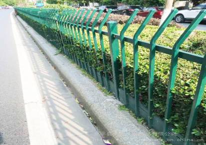 锌钢折弯焊接草坪护栏绿化带隔离栏杆市政花圃装饰护栏
